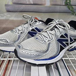 뉴발란스 860 V2 메탈릭 실버 250 HC58