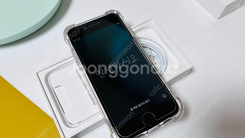 아이폰SE2 64GB 일본판--5