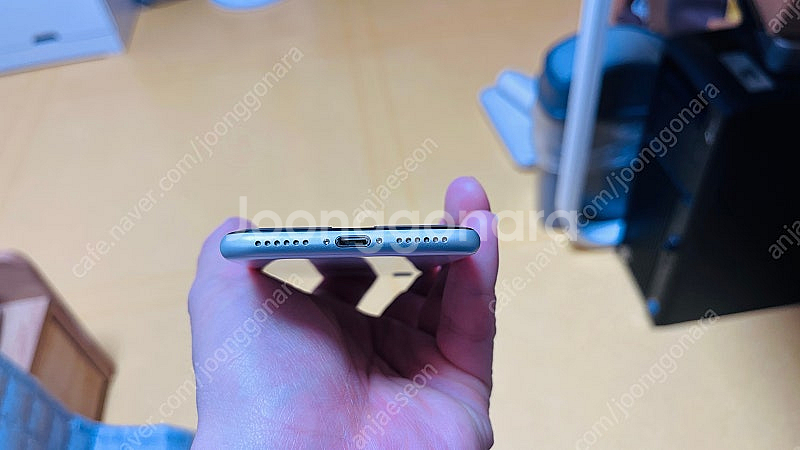 아이폰SE2 64GB 일본판--7