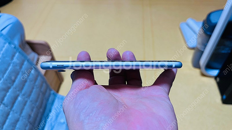 아이폰SE2 64GB 일본판--8