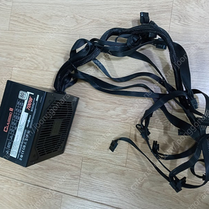 마이크로닉스 700w 1개/ 잘만 700w 2개 정리중