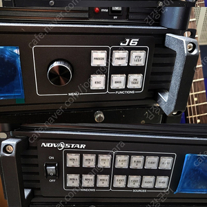 NOVASTAR J6 LED스케일러 팝니다(200만원)
