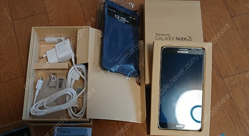 신품급 갤럭시 노트3 A급 판매합니다.(구입시 구성품A급 그대로)--0