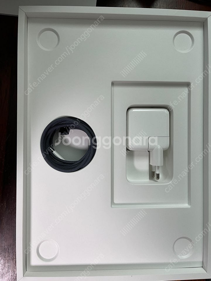 맥북에어 13인치 M2 기본형 16GB/512GB--7
