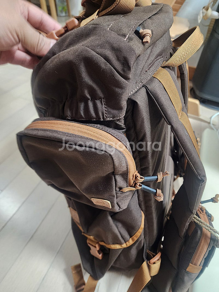 헬리콘텍스 베르겐 백팩 및 파우치 어스브라운색상 판매--2