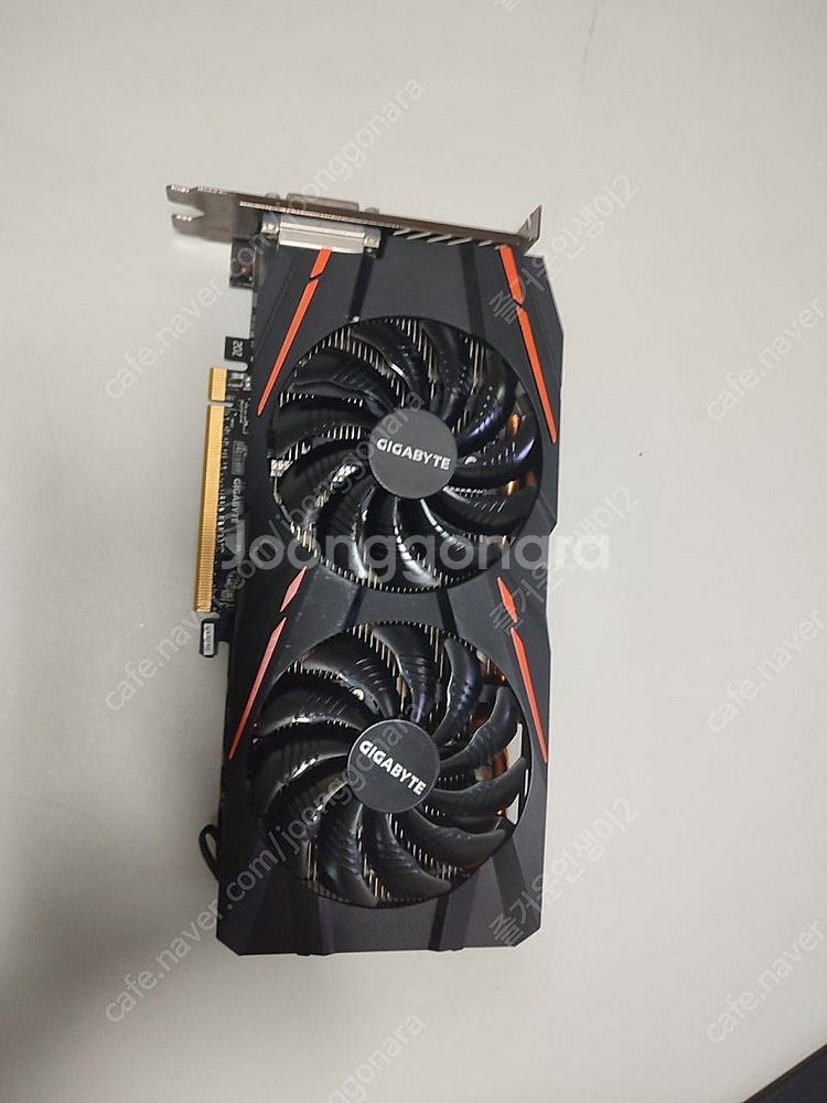 기가바이트 rx580 4G--0
