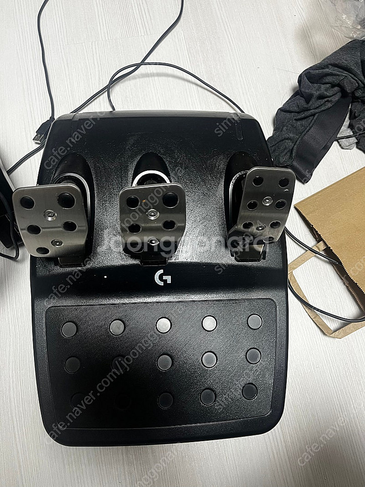 로지텍 G923 레이싱휠+페달+시프터 팝니다--5