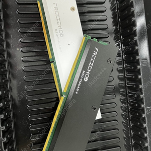 sk하이닉스 ddr5 4800mhz 16GB 2장 + 프리즈모드 방열판 조합 팝니다.