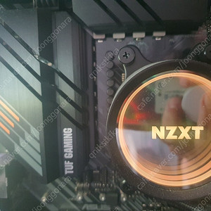 amd 5600x, tuf b550 plus m/b, 삼성 램 16기가, 삼성 980프로 500기가, nzxt x73 3열수냉쿨러, 긱바 gtx1080 그래픽카드