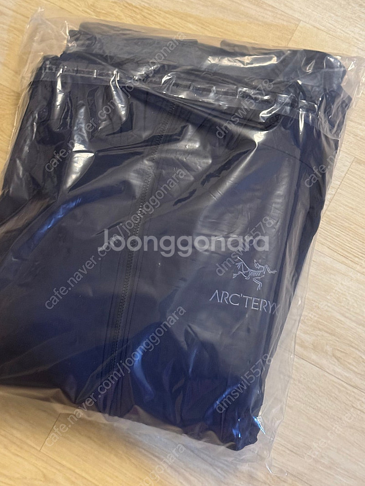 아크테릭스 아톰 후디 블랙사파이어 L 새제품--1