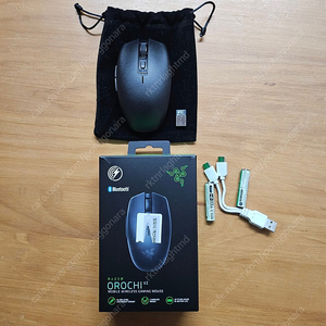 Razer Orochi V2 무선 마우스(오로치)+리튬 aaa충전식배터리 팝니다