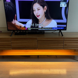 2) 침대, 매트리스, 소파, 소파베드, 삼성TV50", TV다이, 커피테이블 에어비앤비 폐업세일!!!