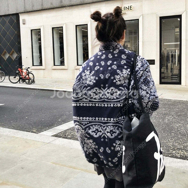 투머치토커 페이즐리점퍼--0