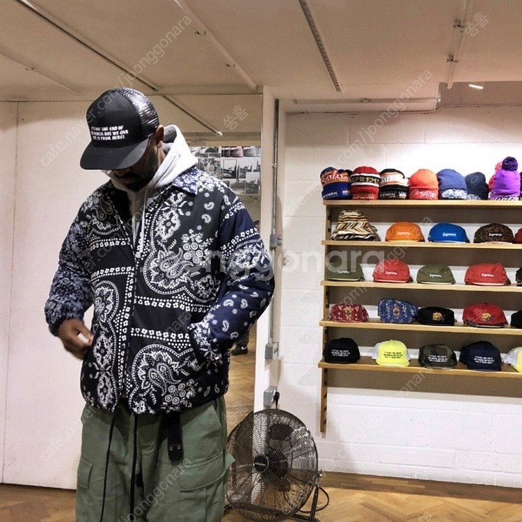 투머치토커 페이즐리점퍼--8