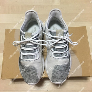 아디다스 오리지널스 튜블라 쉐도우 운동화 아디다스 런닝화 TUBULAR SHADOW 250size 판매합니다