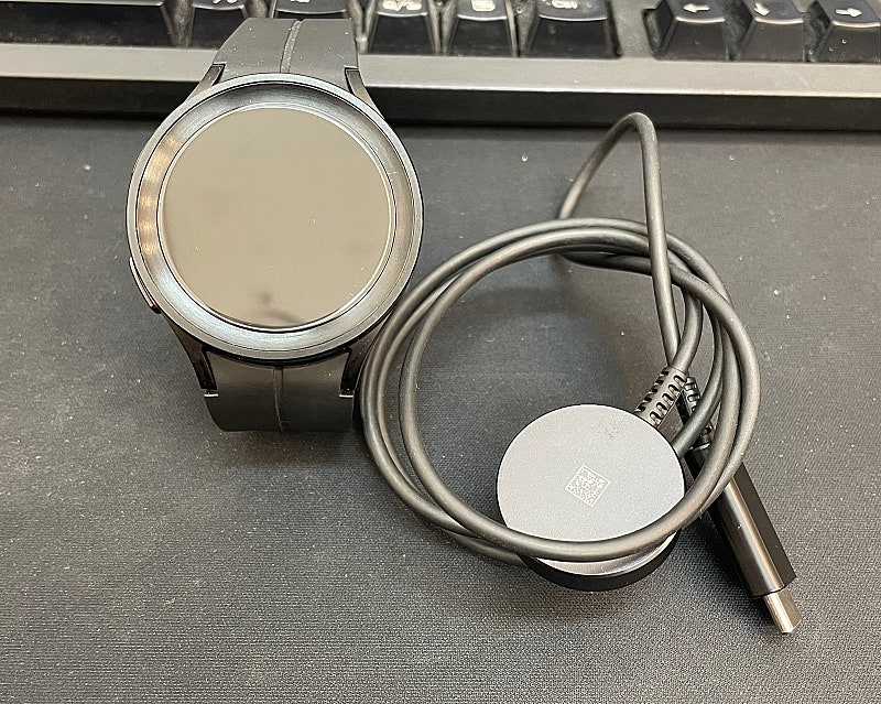 갤럭시워치5프로 블랙 45mm 상태좋은 중고9만 팝니다...--0