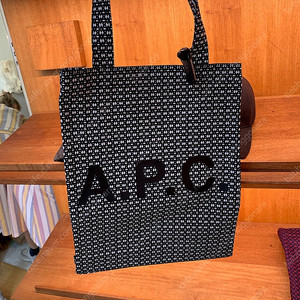 A.P.C 아페쎄 Lou 패턴 에코백 새상품