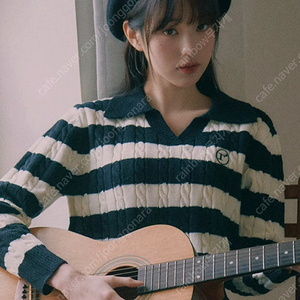 로라로라 스트라이프 니트