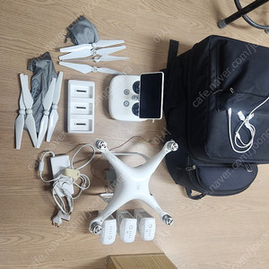 드론 DJI 펜텀4 프로 플러스 팝니다. 대용량(배터리3개)