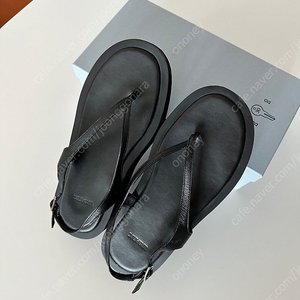 얼바닉30 끌로디 샌들 (245) Claudie Sandals