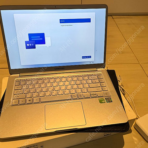 삼성 노트북9 Always (NT900X5T-X716A) 팝니다. (I7-8550U/16G/512G/MX150외장그래픽)