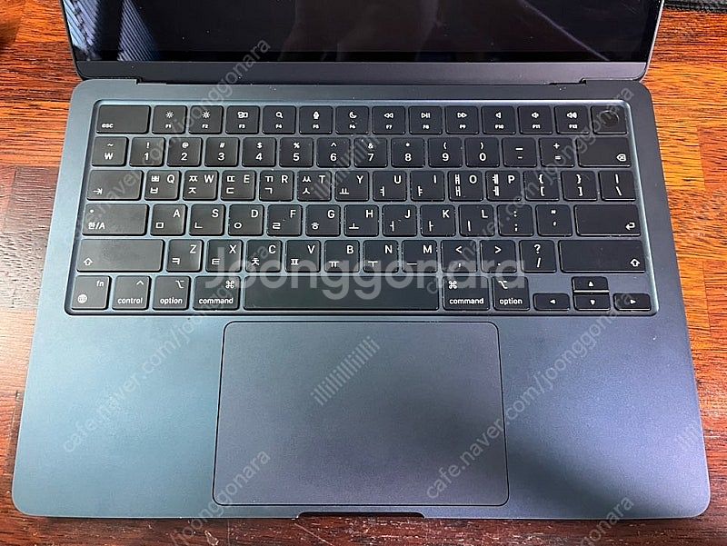 맥북에어 13인치 M2 기본형 16GB/512GB--1