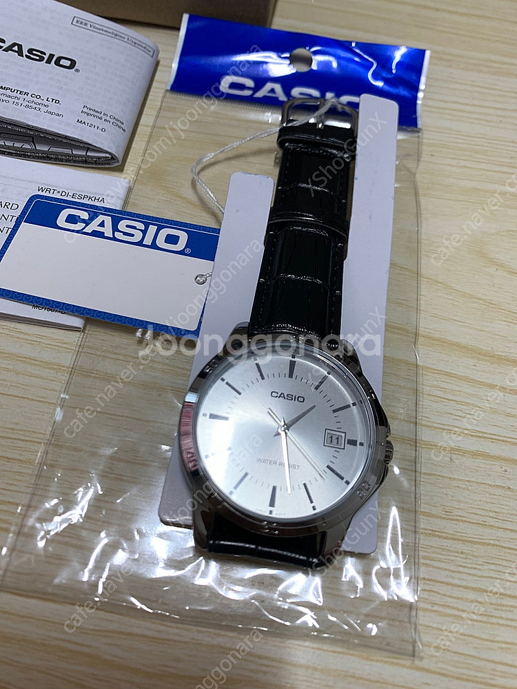 카시오 CASIO 클래식 검정 스트랩 시계 새제품--3