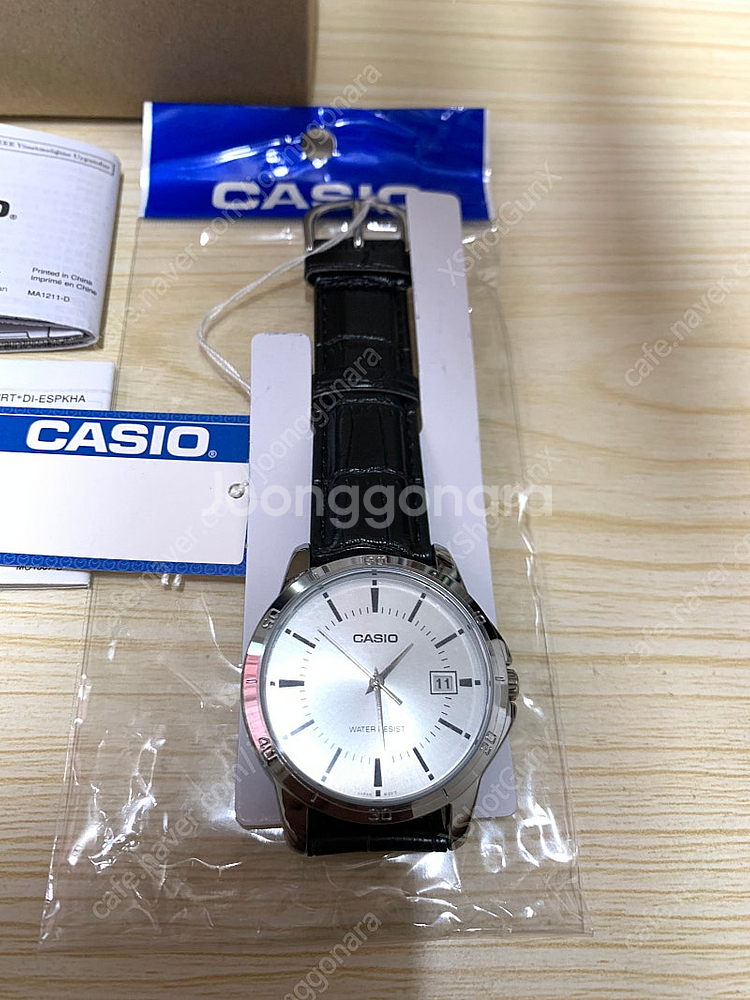 카시오 CASIO 클래식 검정 스트랩 시계 새제품--4