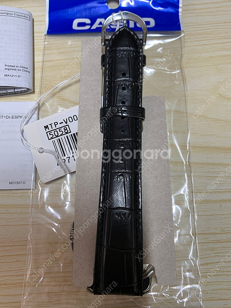 카시오 CASIO 클래식 검정 스트랩 시계 새제품--5