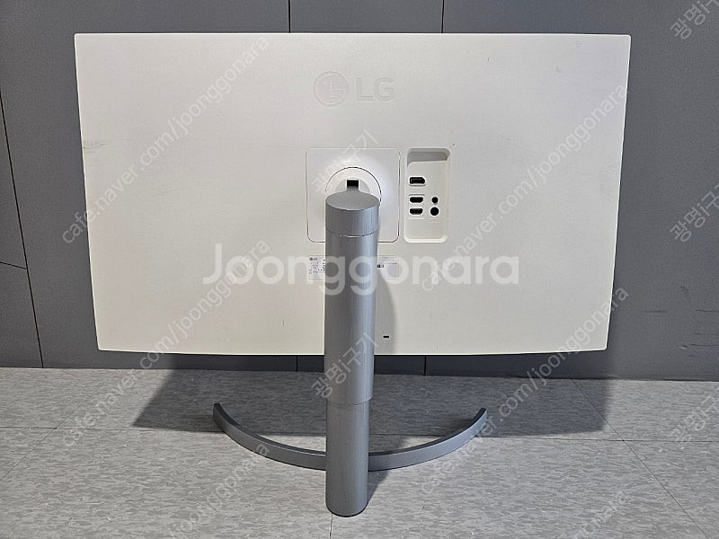 [부품용] LG 32UN550 UHD 모니터 팝니다--1