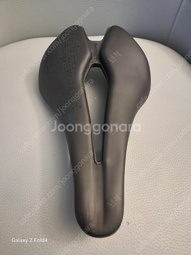 피나렐로 모스트 링스 NS 카본 레일 안장팜--2