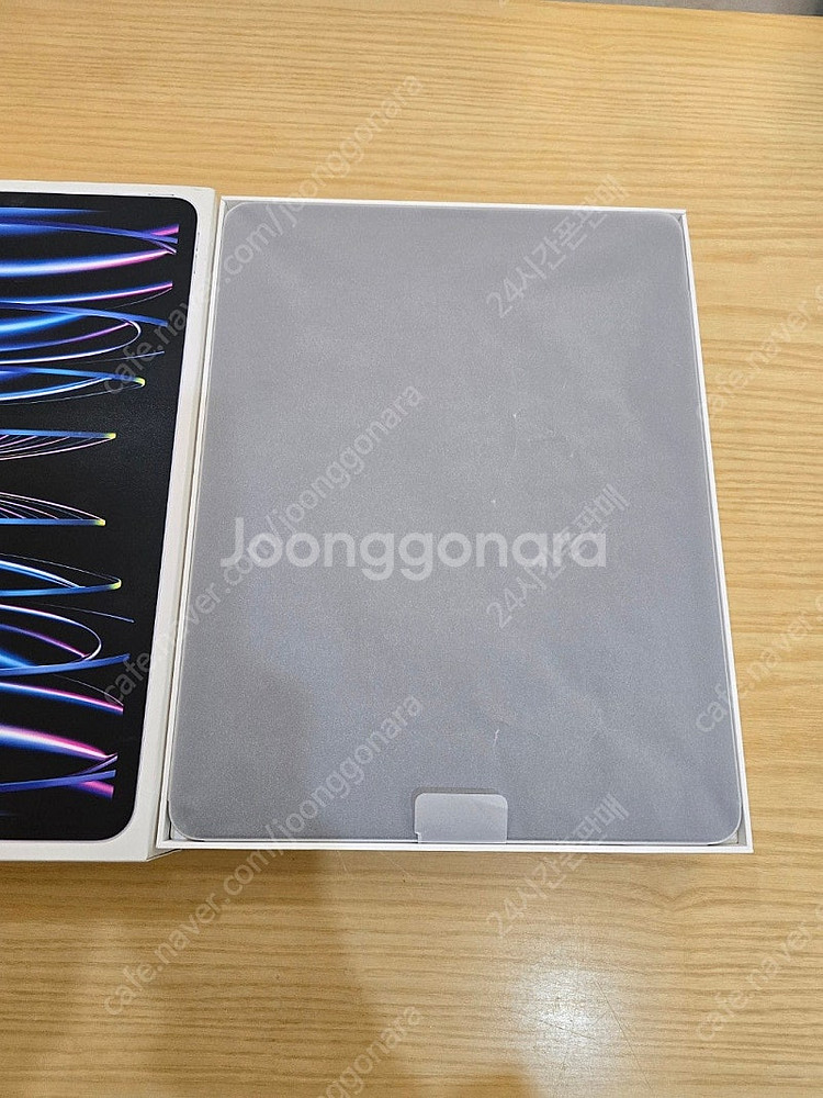 아이패드프로6세대12.9실버256gb M2칩 wifi판...--1