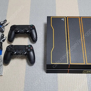 (가격내림)ps4 1테라 팝니다 패드 2개 9.0이하