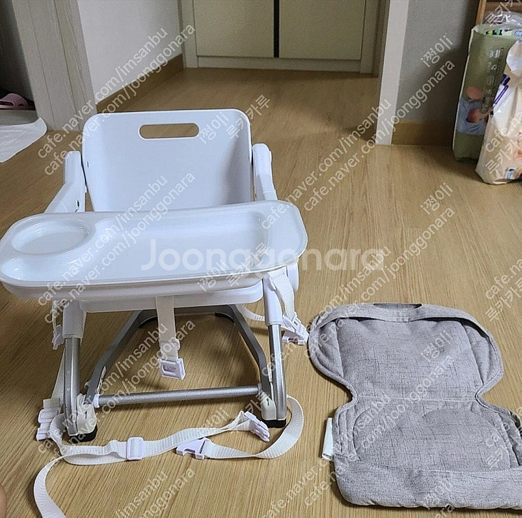 유니러브 러본부스터 아기식탁의자 판매해요--0