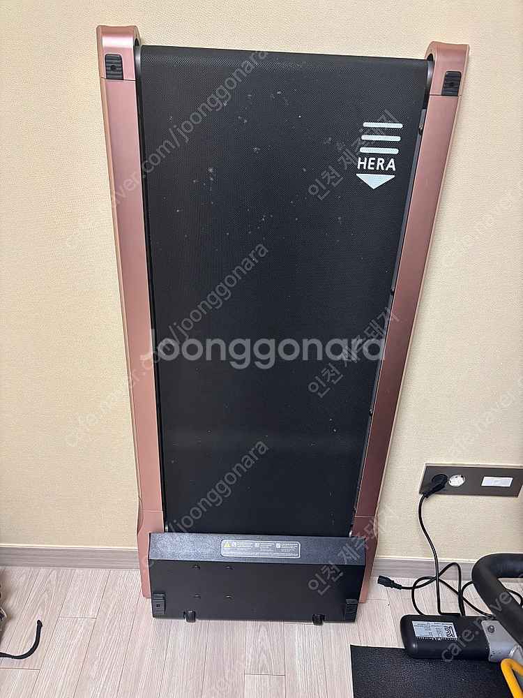 실내 런닝머신. 헬스원 워크로 팝니다--0