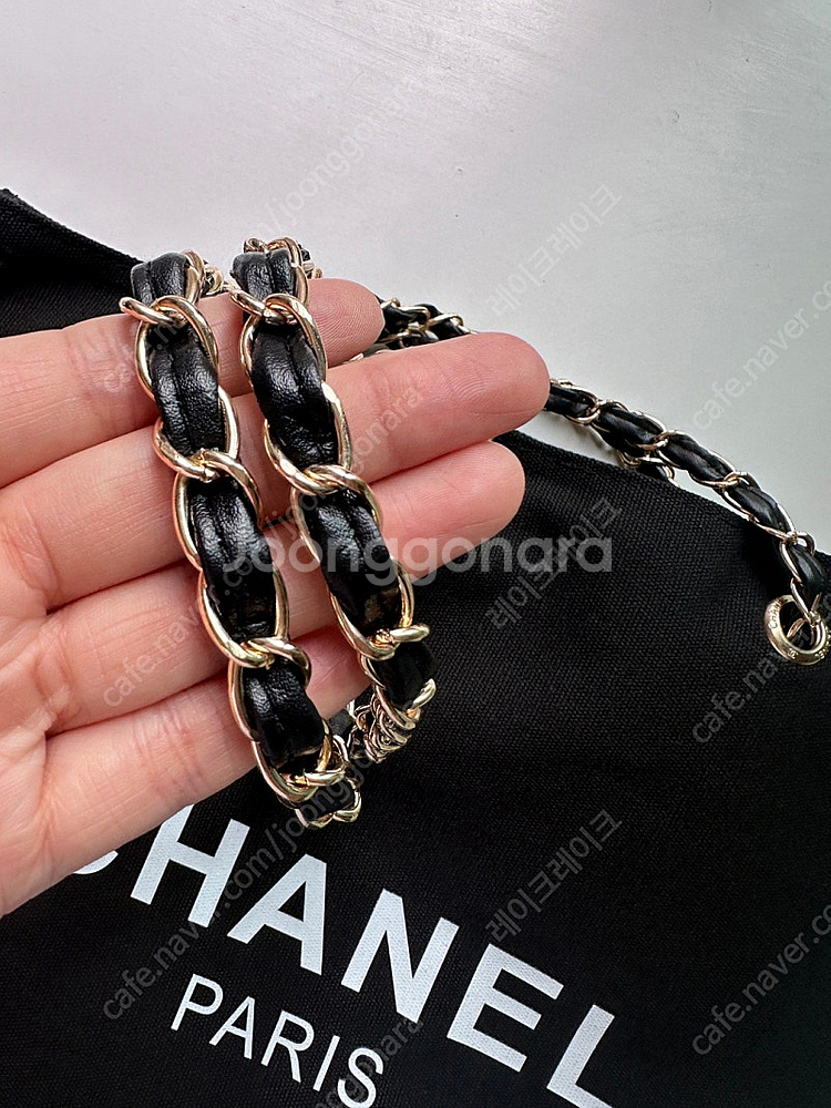 [판매 새상품]샤넬 chanel 캔버스 체인백 숄더백 블랙 & 아이보리--1