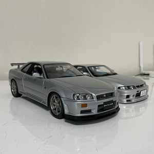 1:18 1/18 오토아트 r34 다이캐스트 판매합니다.