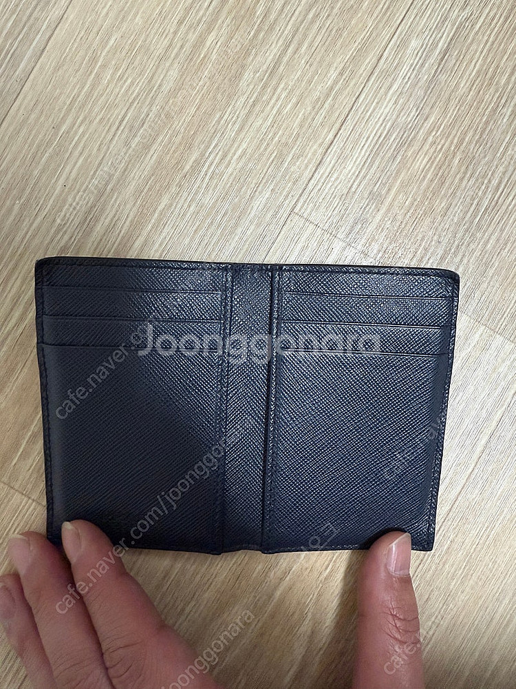 프라다 사피아노 카드지갑 판매합니다.--2