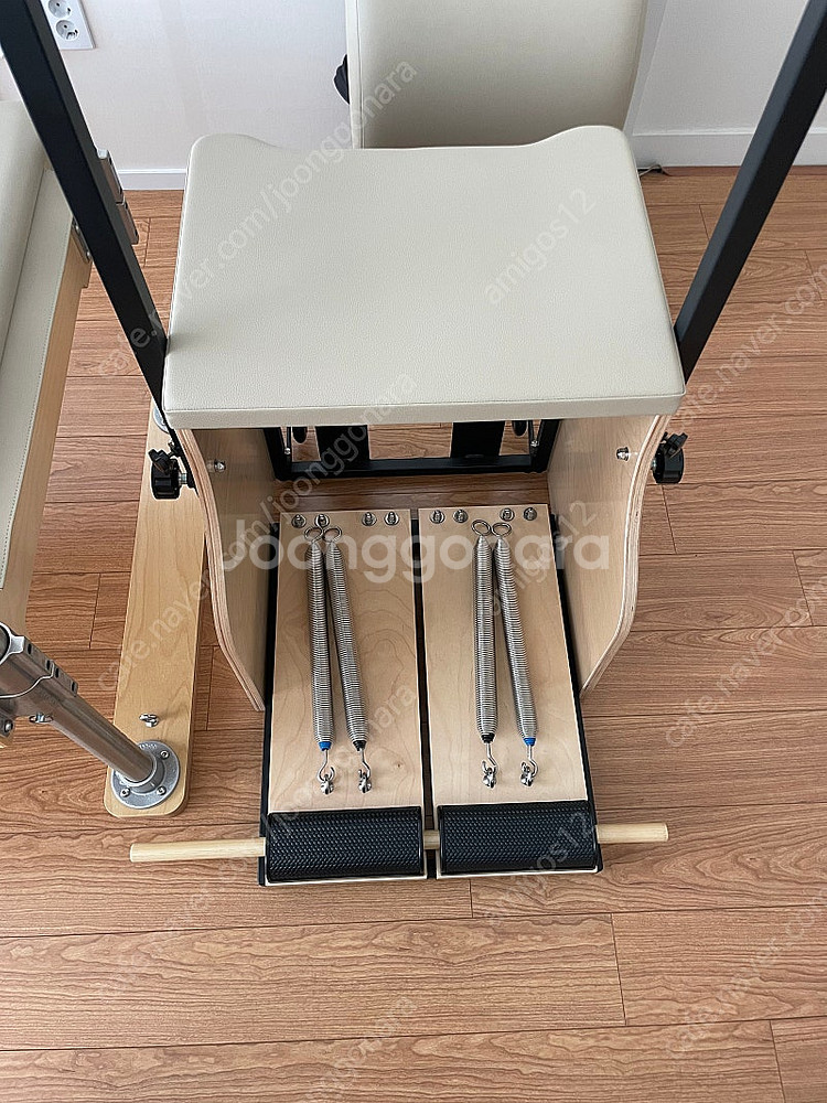 인투필라테스 기구4종 일괄판매합니다(캐딜락.리포머.체어.바렐) 샌드베이지색--6