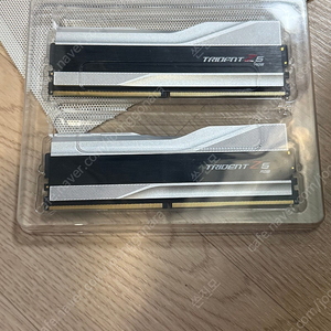 DDR5 6000 Gskill 트라이던트Z 화이트 32g팝니다(16x2)