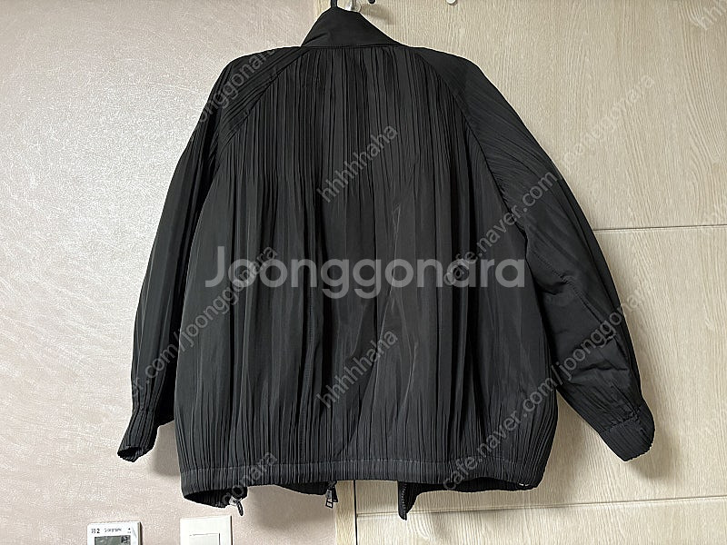 플리츠 하이넥 패딩 블랙--1