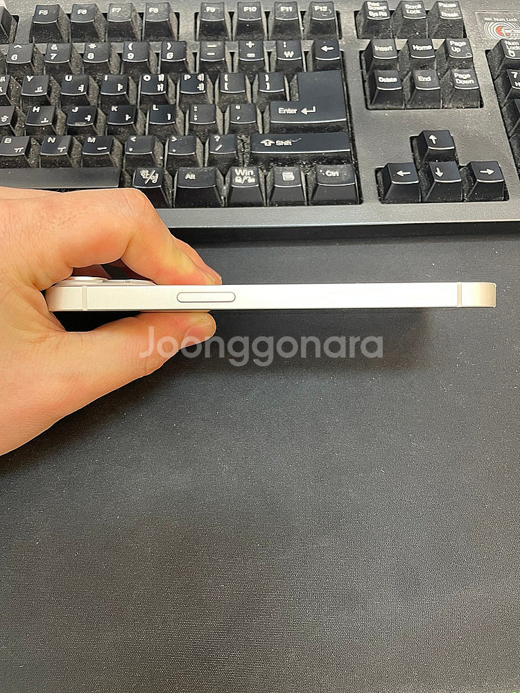 아이폰14 화이트 128GB 상태좋은 중고48만팝니다.--4