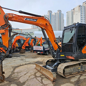 디벨론 두산 DX65MT-7 2024년식 가동2백시간 코끼리집게 02 중고굴삭기