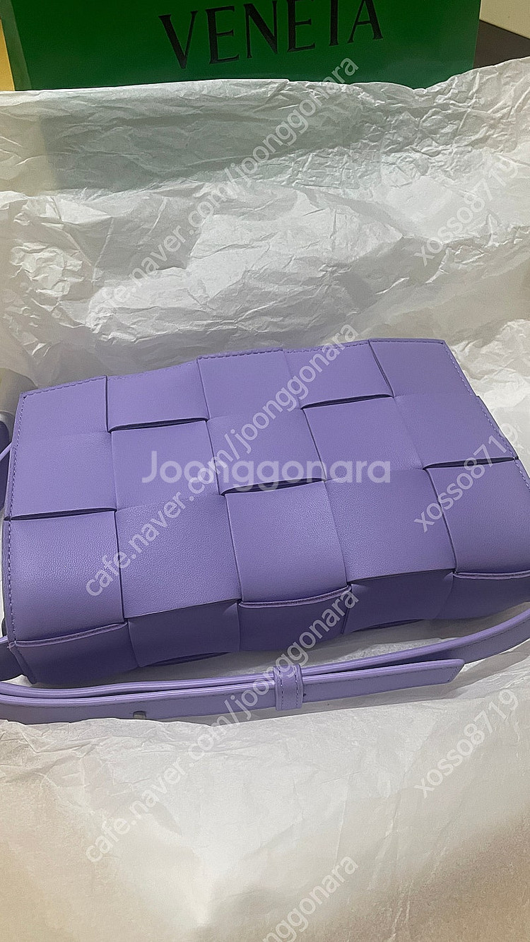 보테가베네타 카세트백 연보라 새상품--3