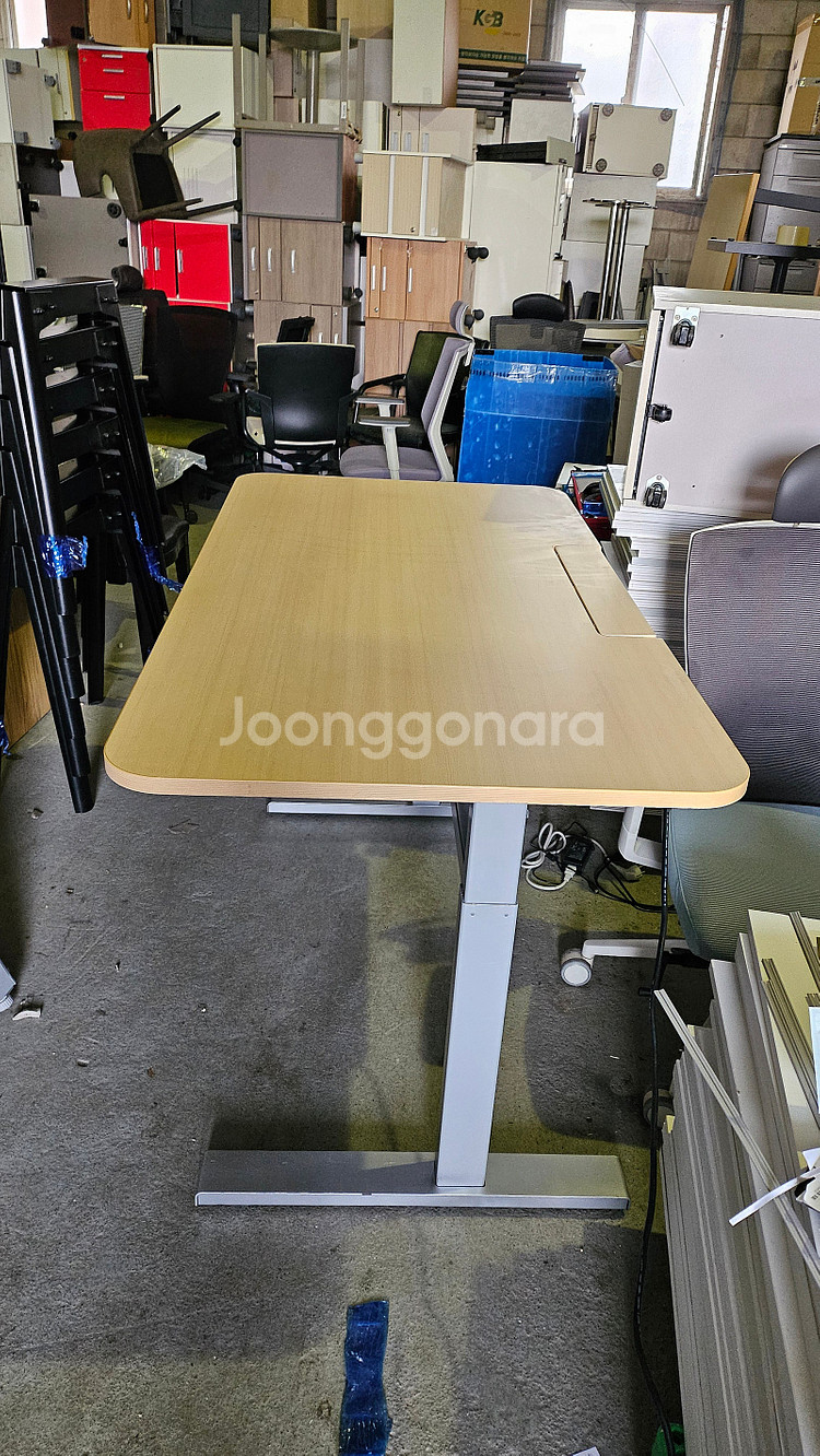 퍼시스 듀얼 모션데스크 1500 판매 합니다--1