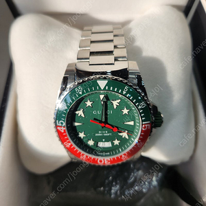 GUCCI 다이브 남성 쿼츠45mm 시계 YA136222