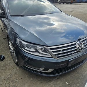 폭스바겐 CC 2.0 TDI 2012년식 차량 중고 부품 판매합니다. (범퍼,트렁크,도어,헤드라이트,트림,휀다,등...)