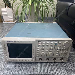 오실로스코프 테크트로닉스 TDS 520A Tektronix