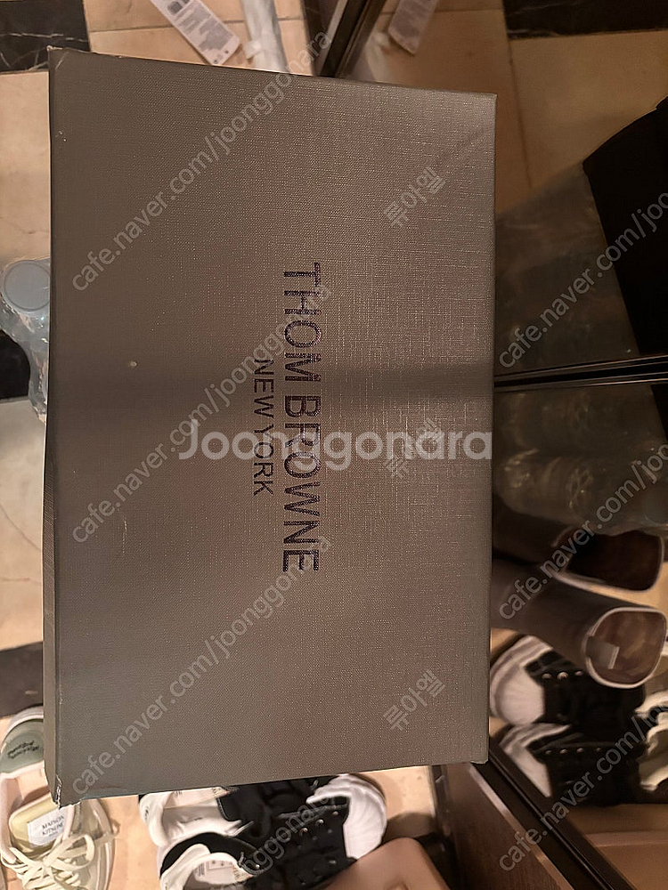 톰브라운 남성 로우탑 스니커즈 테크러너 판매합니다.--0