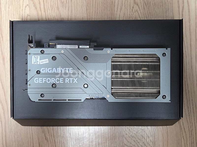 기가바이트 RTX 4070 TI SUPER 판매합니다--3